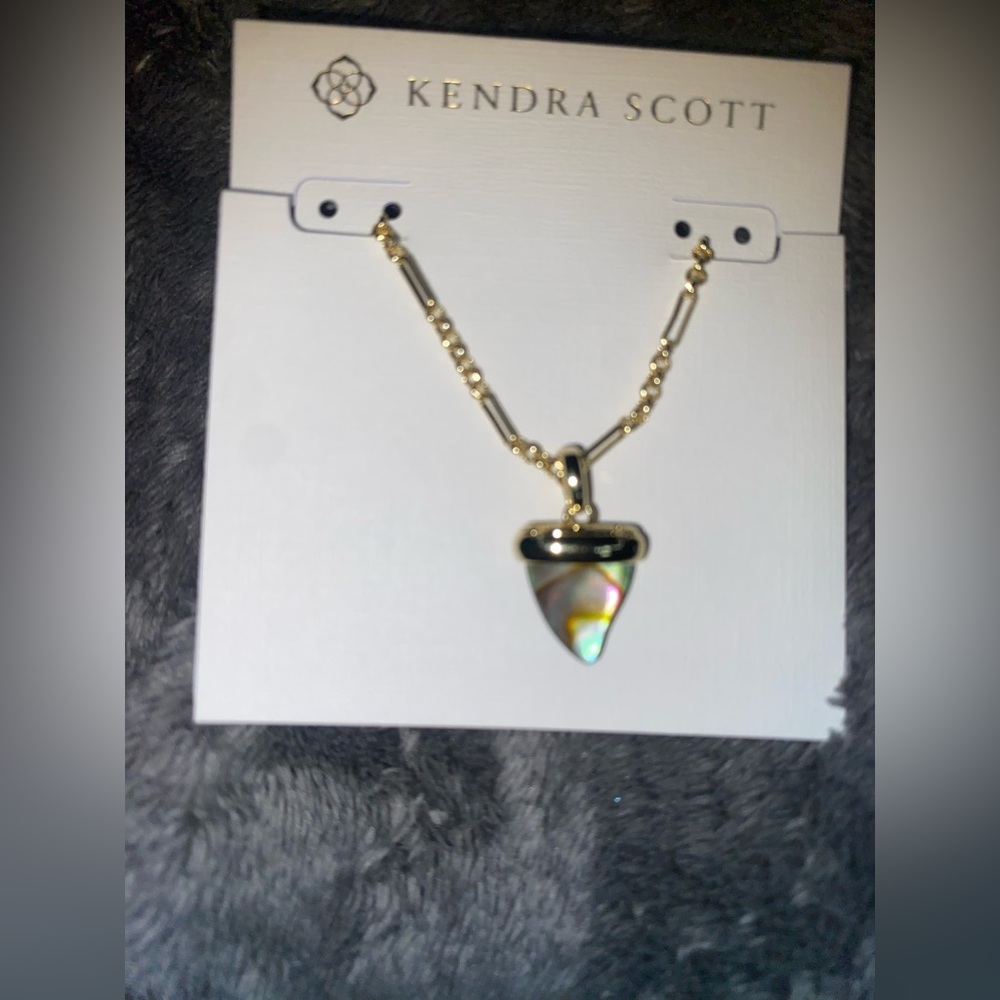 BMWT Kendra Scott Oleana Gold Short Pendant Necklace 16”+3”extender